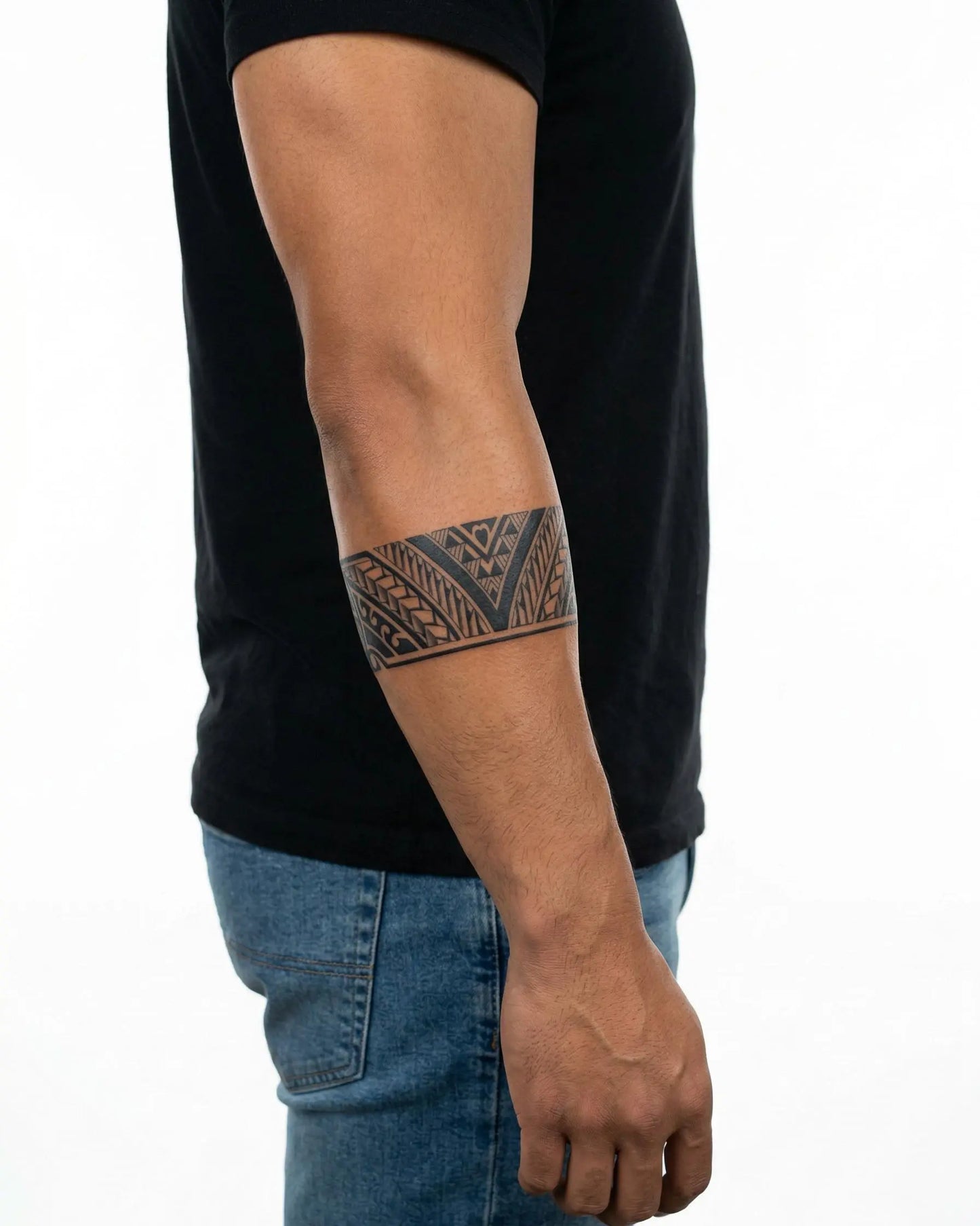 INKON Polynesian V-Pattern Band semi-permanent tattoo applied on a man – 2 x 9 in (5x23cm) design, realistic ink look, lasts 10 days