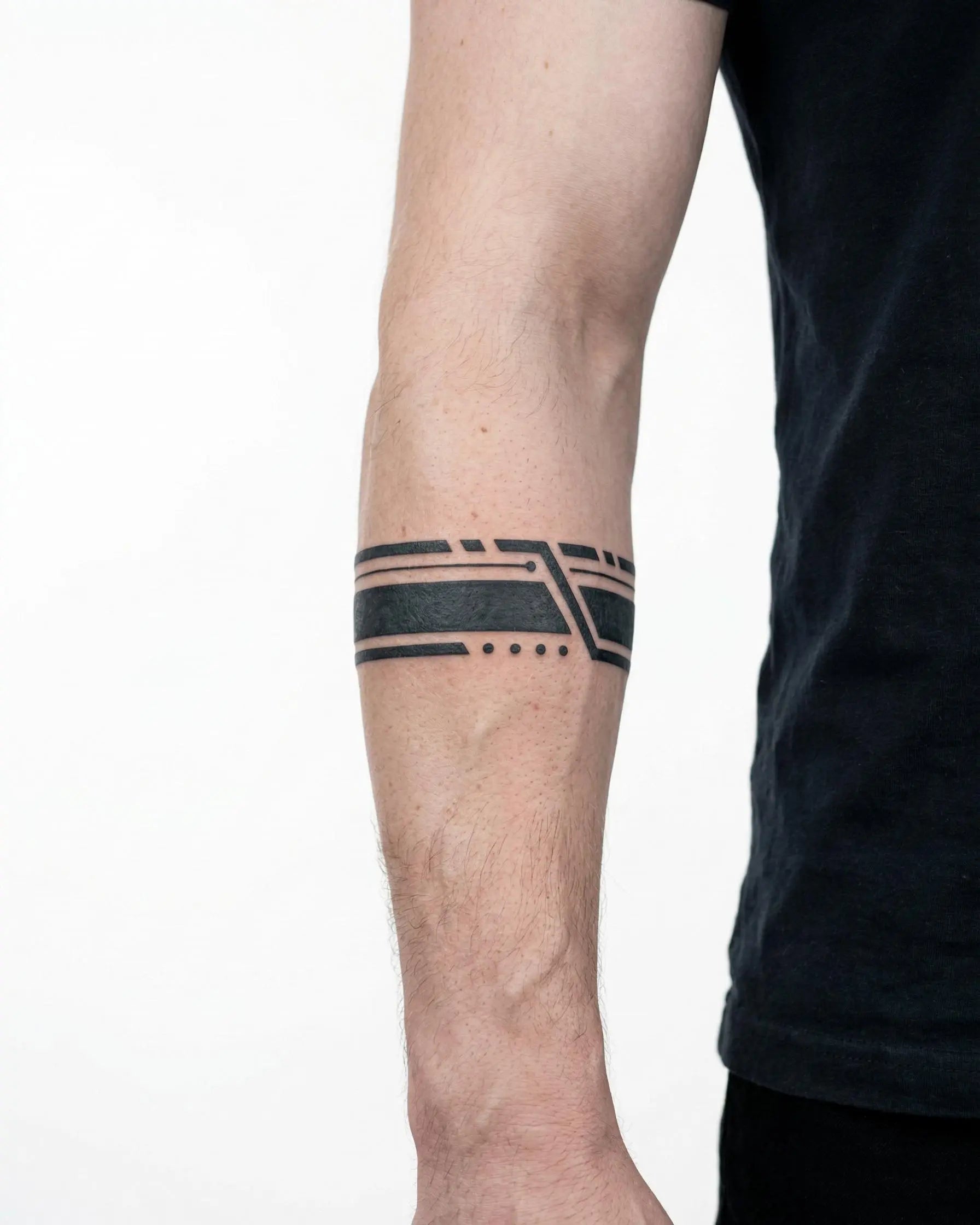 INKON Geometric Lines Band semi-permanent tattoo applied on a man – 2 x 9 in (5x23cm) design, realistic ink look, lasts 10 days